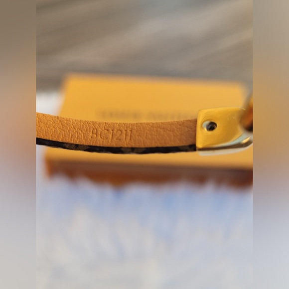 Say Yes LV Bracelet (Size 19) - Picture 9 of 14